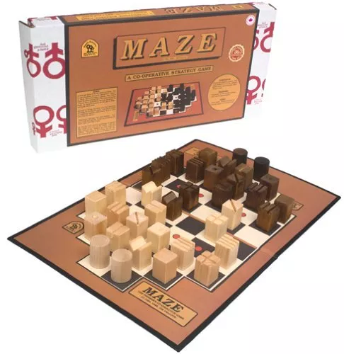 Jeu de société coopératif Maze avec plateau et pions en bois représentant un labyrinthe