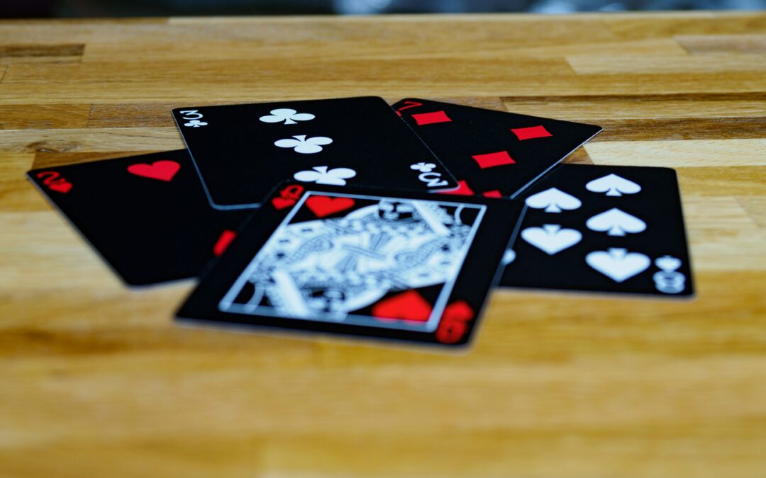 Cartes à jouer illustrant la mécanique des jeux de plis